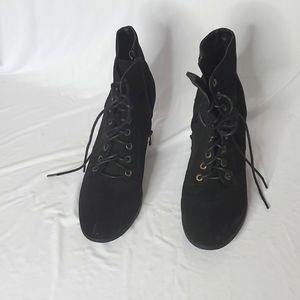 Women's boot shoe